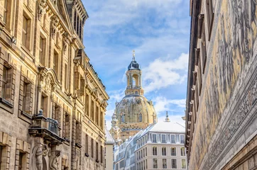 Der Fürstenzug und die Frauenkirche in der Dresdner Altstadt © mije shots