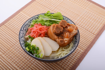 沖縄料理の沖縄そば
