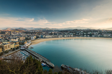 Fototapeta premium Stonowana i przefiltrowana panorama San Sebastian