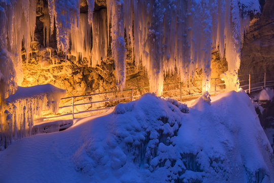 Breitachklamm im Winter in Fackellicht