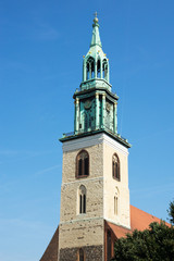 Fototapeta na wymiar St. Marienkirche am Fernsehturm in Berlin in Berlin