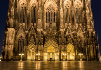 Night view of Cologne Cathedral - Germany, North Rhine-Westphalia - obrazy, fototapety, plakaty