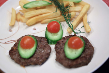Cutlet with vegetables