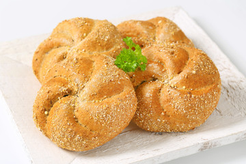 whole wheat buns