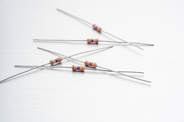 電気抵抗 / 白背景