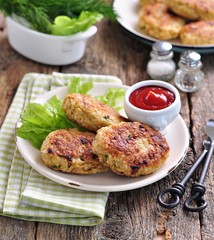 Vegetarian burgers from oat flakes with parsley and fried onions.