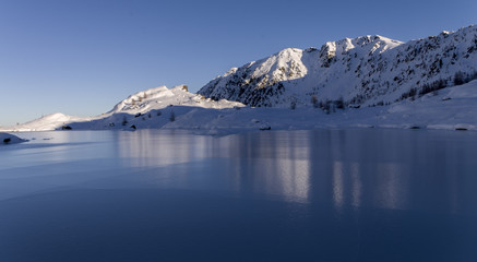 Fototapeta na wymiar lac de la Vallée des Merveilles