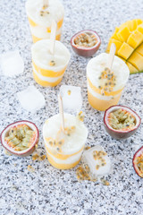 Hausgemachte Eis am Stiel