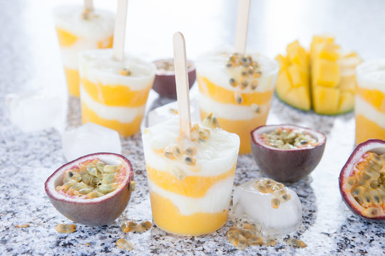 Hausgemachte Eis am Stiel