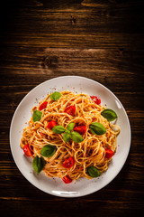 Pasta with meat, tomato sauce and vegetables 