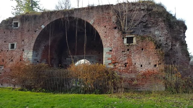 Antica porta del castello visconteo verso Parco Sempione, milano, italia. Castello sforzesco