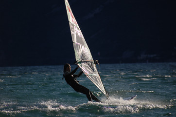 Windsurf all'alba