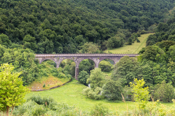 Fototapeta premium From Monsal Head, the Monsal Trail passes over Headstone Viaduct