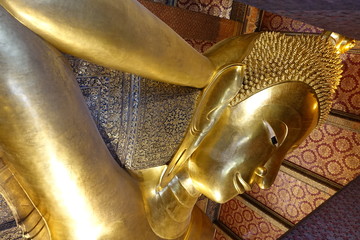 Reclining Buddha Golden Buddha statue