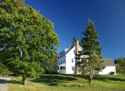 New England White House With Porch