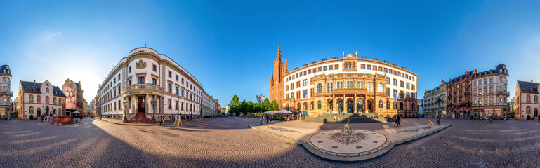 Fototapeta na wymiar Hessischer Landtag und Marktkirche, Wiesbaden 