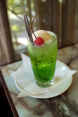 メロンソーダ（クリームソーダ）