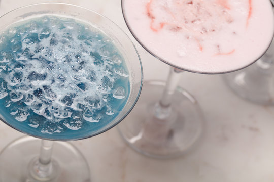 Cocktail med marmor bordsyta