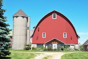 Obraz premium Silo and Red Barn