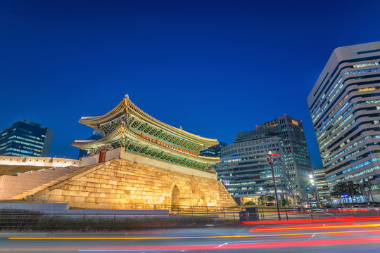Namdaemun Gate and Seoul city skyline at night, Seoul, South Korea
