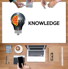 Distance learning online webpage KNOWLEDGE work © onephoto
