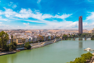 Fototapeta na wymiar Guadalquivir river in Sevilla