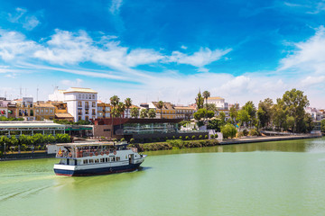 Naklejka premium Guadalquivir river in Sevilla