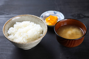 ご飯と味噌汁