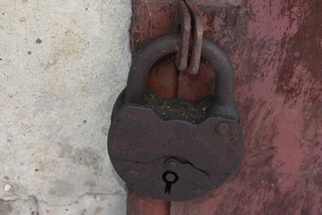lock door padlock metal rusty PROTECTION