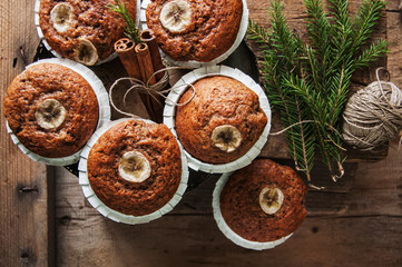 Cinnamon banana muffins