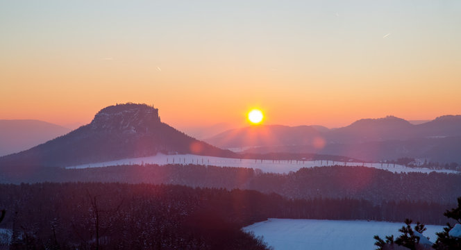 Sonnenaufgang Neben Lilienstein