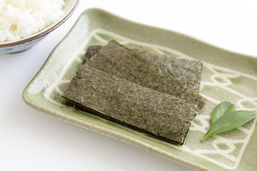 一膳のご飯と焼き海苔