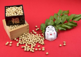 煎った節分の大豆と二つの枡と福