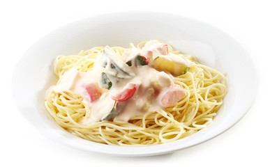 spaghetti with vegetables and creamy sauce