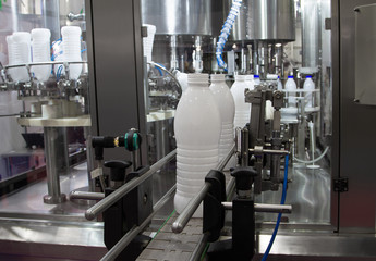 Machine for bottling milk