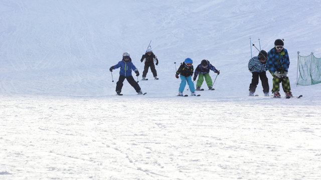 スキー場の子供たち
