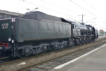 Fototapeta na wymiar Locomotive a vapeur 241 P 17