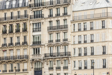Fototapeta na wymiar Parisian aparetments