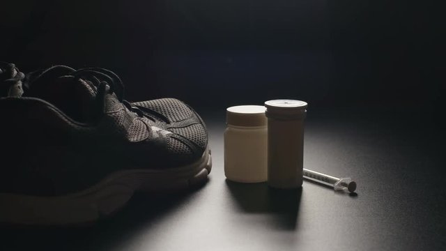 DOPING: Sportshoes and pills - Dolly