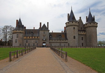Fototapeta na wymiar Sully-sur-Loire castle, France 
