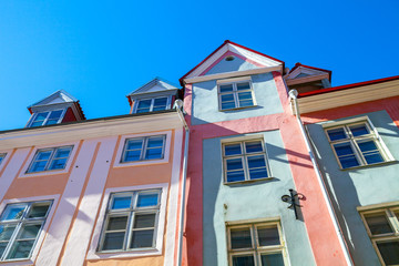 Fototapeta na wymiar Colorful stoned houses in the Old Town of Tallinn, Estonia