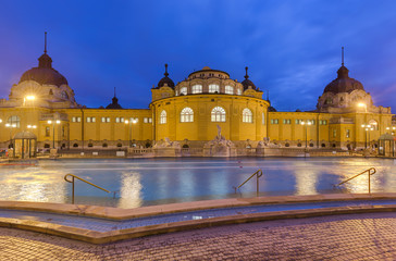 Fototapeta na wymiar Szechnyi thermal bath spa in Budapest Hungary