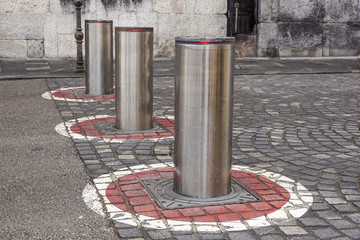 Retractable Electric Bollard Metallic,  and hydraulic  for the control of road traffic locked up underground