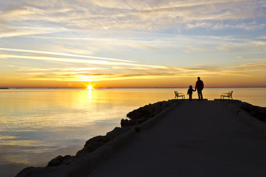 padre e hijo amanecen