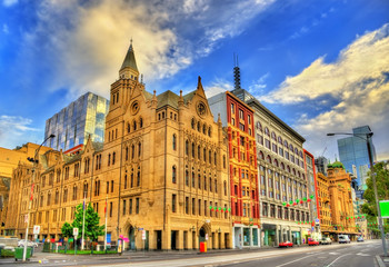 Fototapeta na wymiar Historic building in Melbourne on Flinders Street - Australia