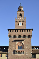 Fototapeta na wymiar Ingresso del Castello Sforzesco a Milano
