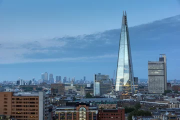 Papier Peint photo Londres LONDRES, ANGLETERRE - 18 JUIN 2016 : Panorama de coucher du soleil du fragment et de la ville de Londres et de la rivière Thames, Angleterre, Grande-Bretagne