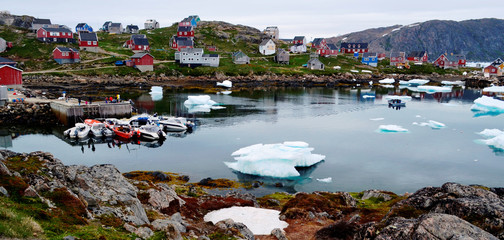 Return from seal hunt © Richard