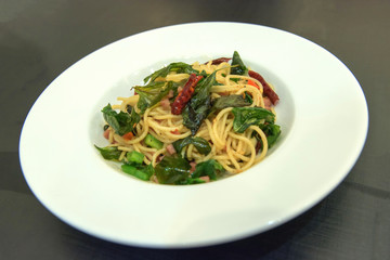 Spicy spaghetti with bacon