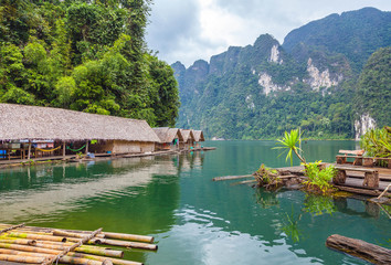 Naklejka premium Floating village on Cheo Lan Lake in Thailand.